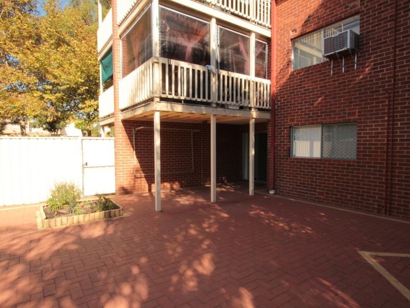 4/14 Canham Way, Orelia WA 6167