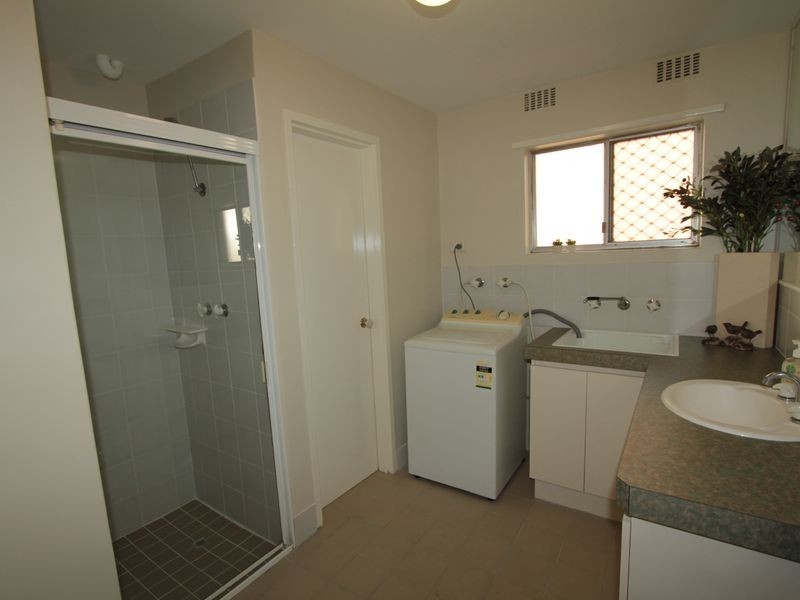 4/14 Canham Way, Orelia WA 6167