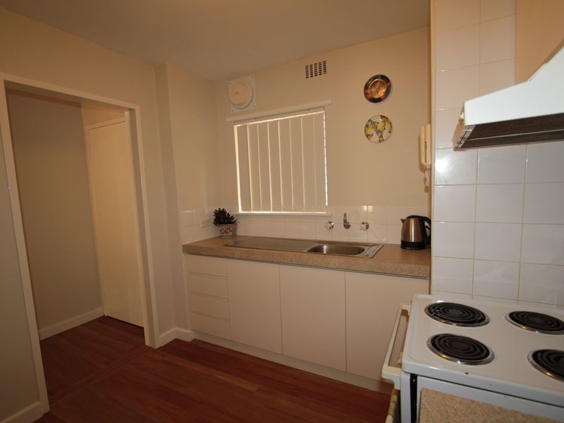 4/14 Canham Way, Orelia WA 6167