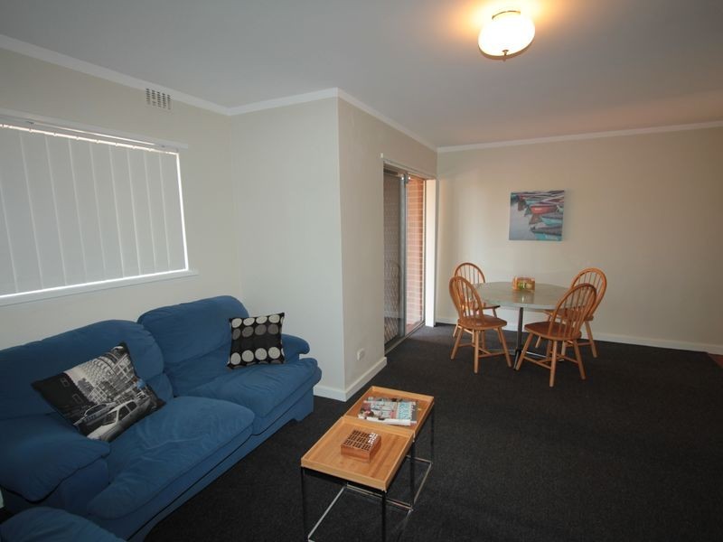 4/14 Canham Way, Orelia WA 6167