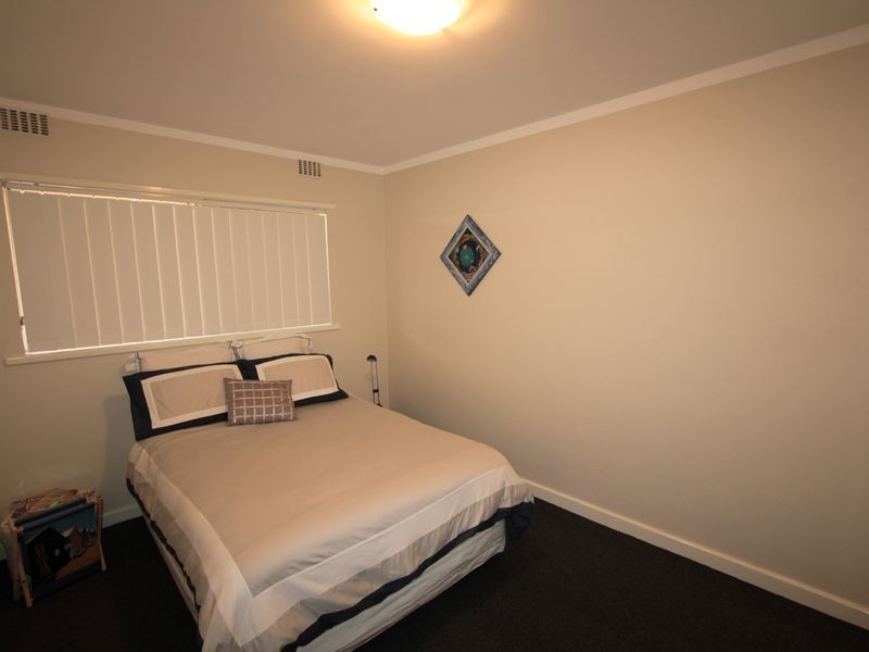 4/14 Canham Way, Orelia WA 6167