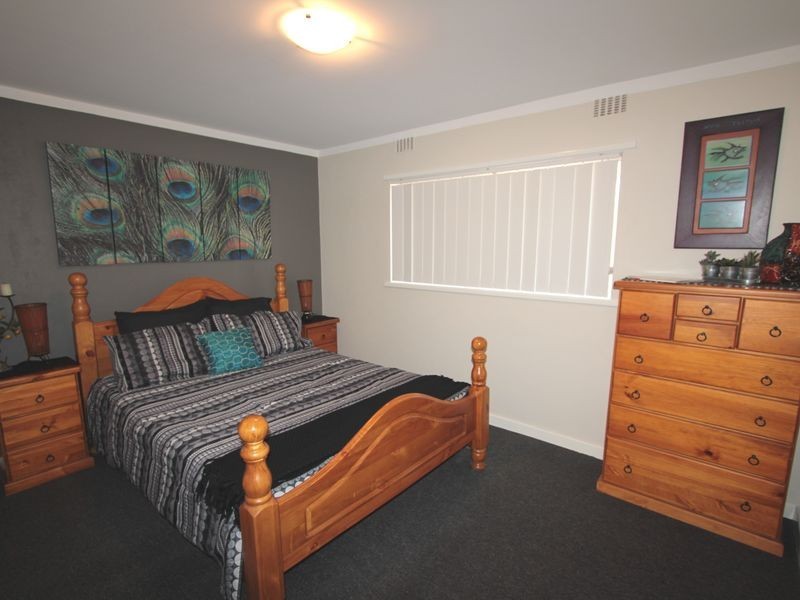 4/14 Canham Way, Orelia WA 6167
