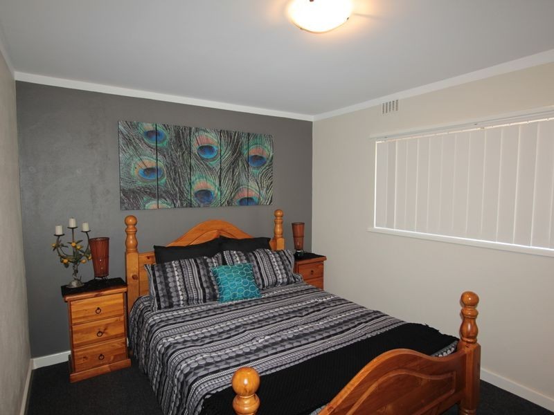 4/14 Canham Way, Orelia WA 6167