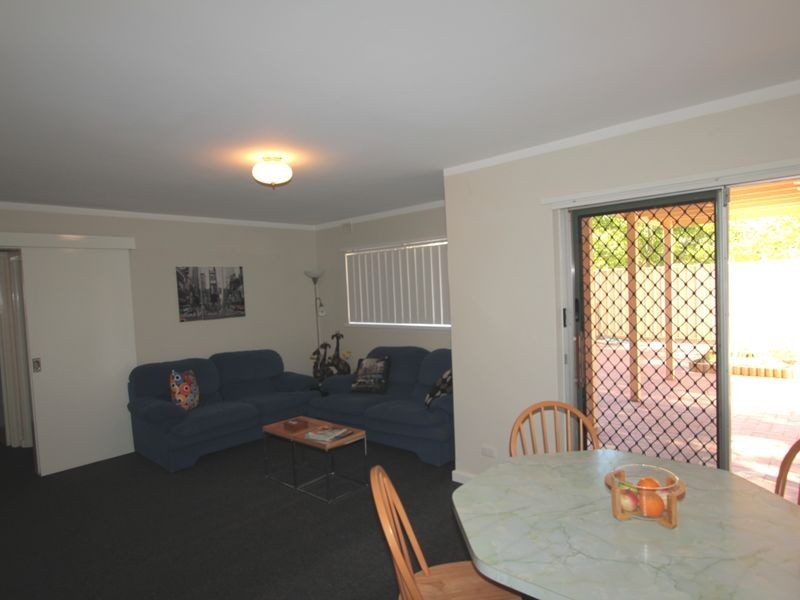 4/14 Canham Way, Orelia WA 6167