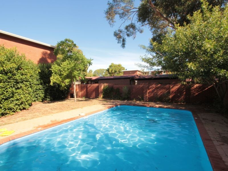 4/14 Canham Way, Orelia WA 6167