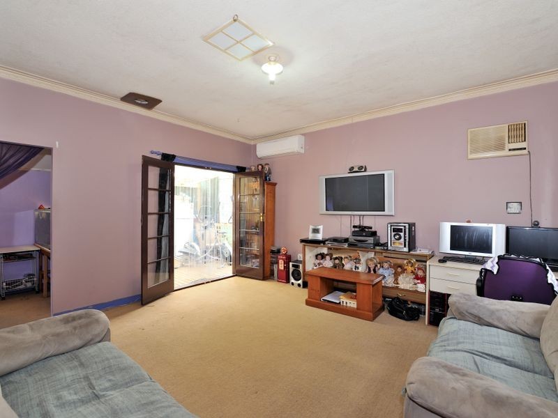 10 Kenton Way, Calista WA 6167