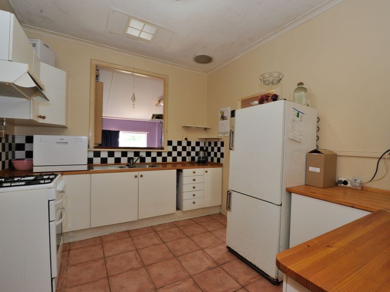 10 Kenton Way, Calista WA 6167