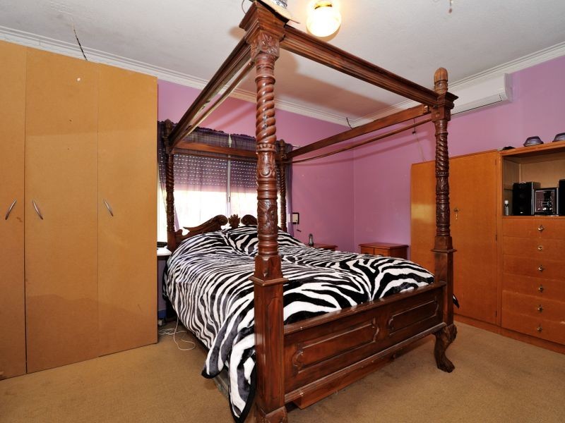 10 Kenton Way, Calista WA 6167