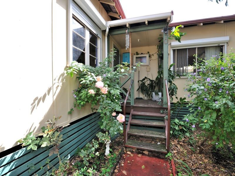 10 Kenton Way, Calista WA 6167