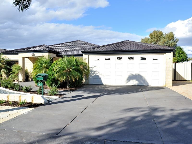 9 Brougham Crescent, Orelia WA 6167