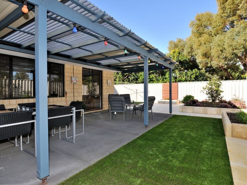 9 Brougham Crescent, Orelia WA 6167