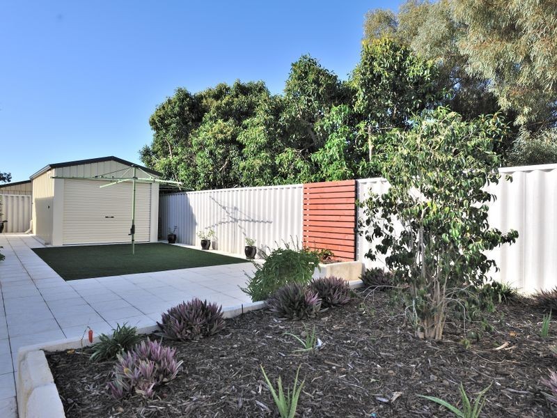 9 Brougham Crescent, Orelia WA 6167