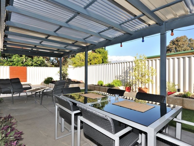 9 Brougham Crescent, Orelia WA 6167