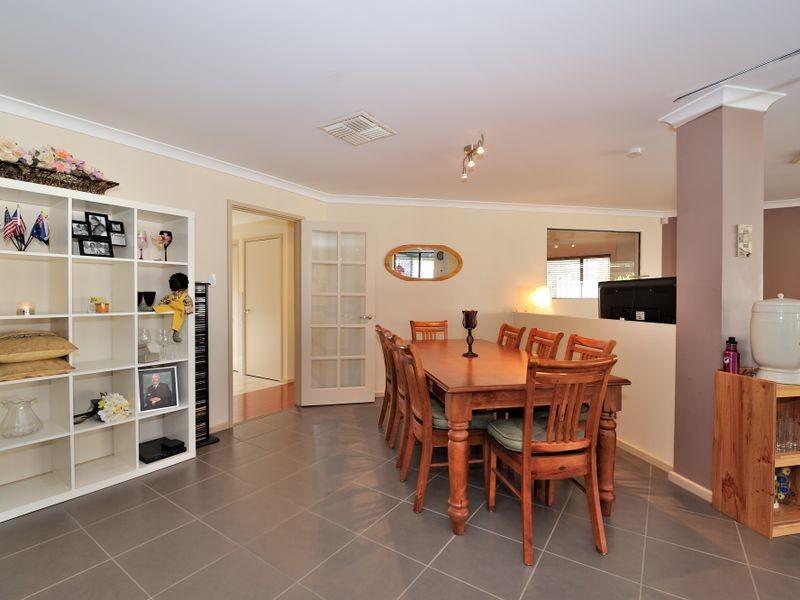 9 Brougham Crescent, Orelia WA 6167