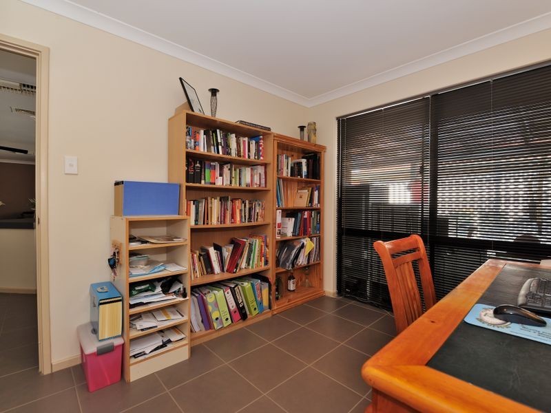 9 Brougham Crescent, Orelia WA 6167