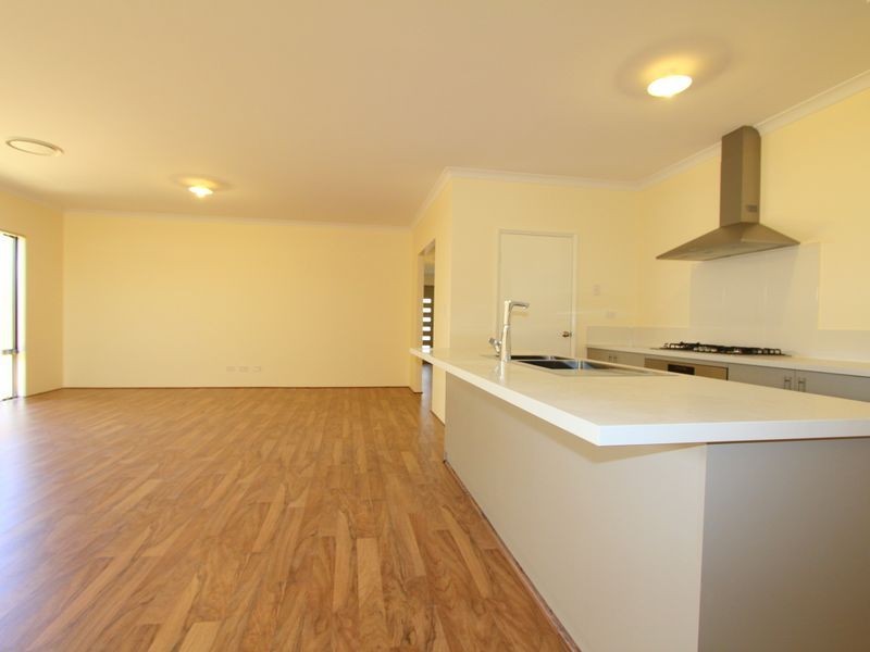 81 Sapphire Chase, Wellard WA 6170