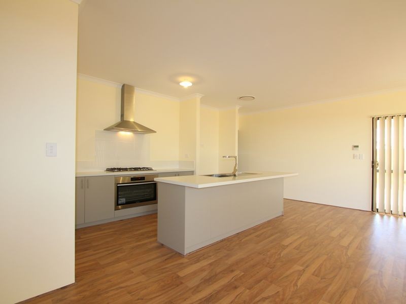 81 Sapphire Chase, Wellard WA 6170