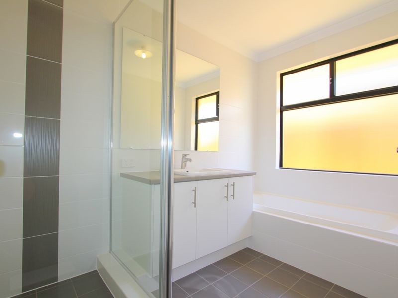 81 Sapphire Chase, Wellard WA 6170