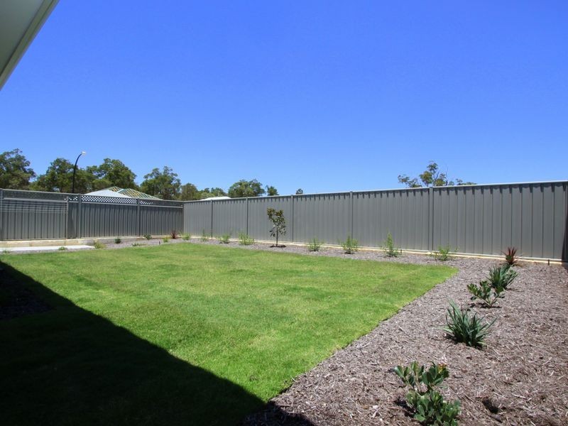 25 Tetbury Way, Wellard WA 6170