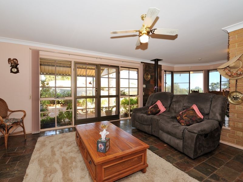 14 Falcon Court, High Wycombe WA 6057