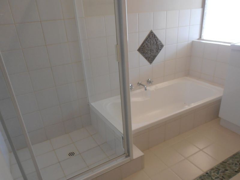 2 Darkins Retreat, Parmelia WA 6167