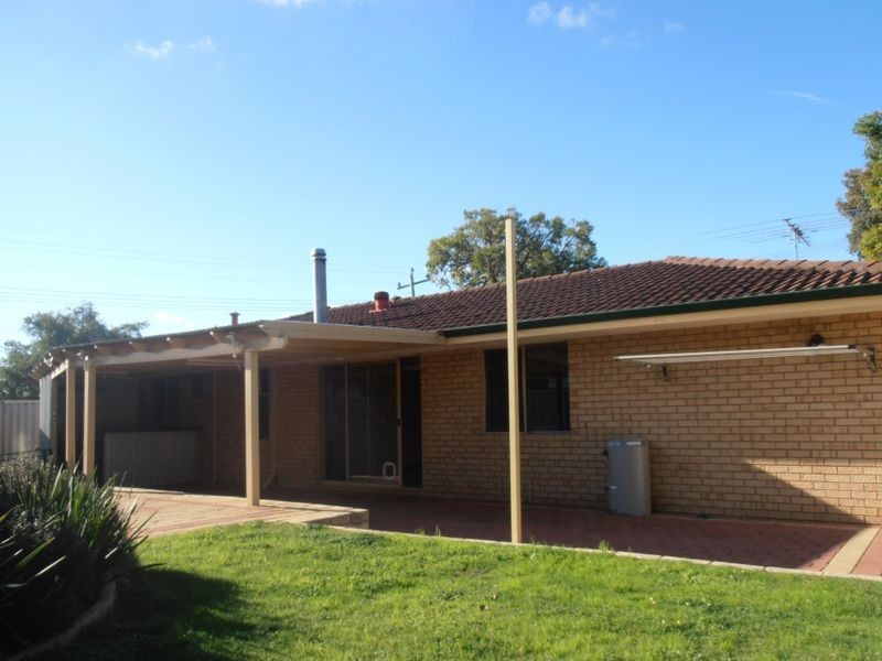 2 Darkins Retreat, Parmelia WA 6167