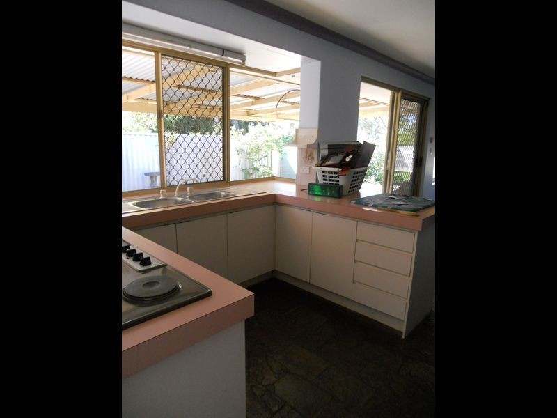 39 Parkway Gardens, Parmelia WA 6167