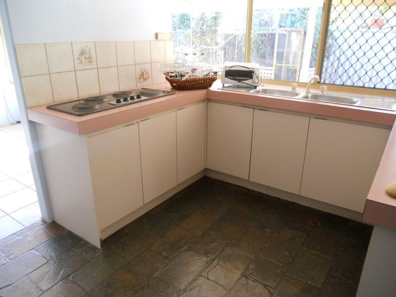 39 Parkway Gardens, Parmelia WA 6167