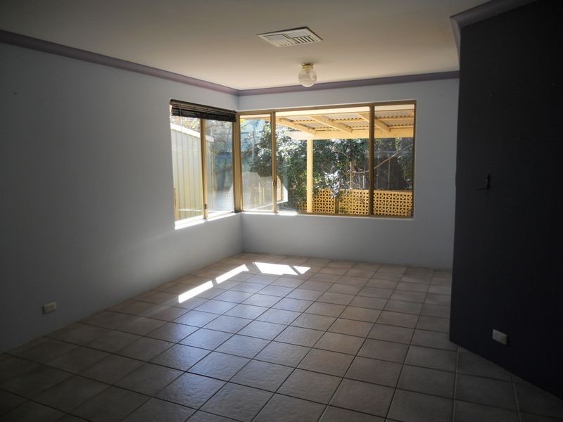 39 Parkway Gardens, Parmelia WA 6167