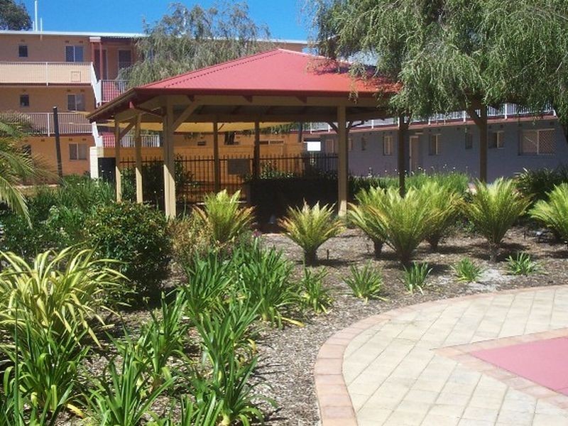 8/24 Morrit Way, Parmelia WA 6167