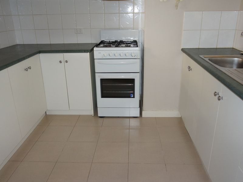 8/24 Morrit Way, Parmelia WA 6167