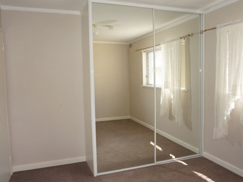 8/24 Morrit Way, Parmelia WA 6167