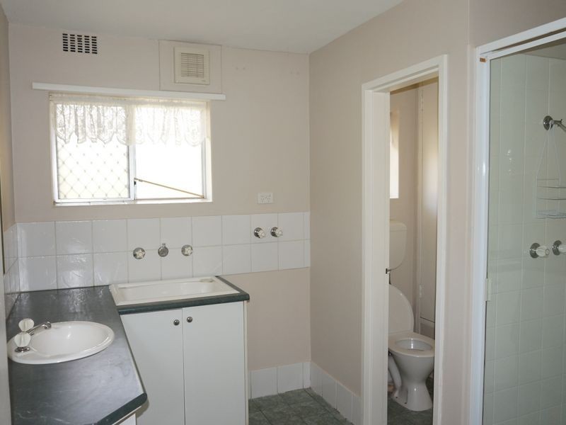 8/24 Morrit Way, Parmelia WA 6167