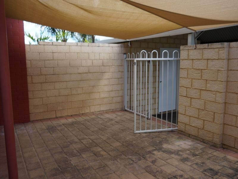 8/24 Morrit Way, Parmelia WA 6167