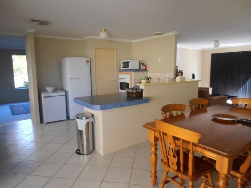 12 Chipperton Road, Bertram WA 6167