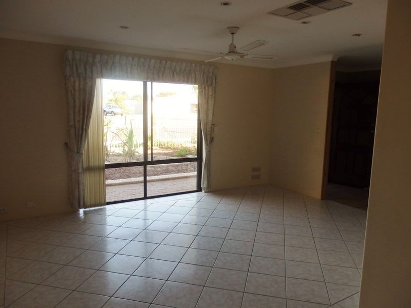 6 Grange Drive, Cooloongup WA 6168