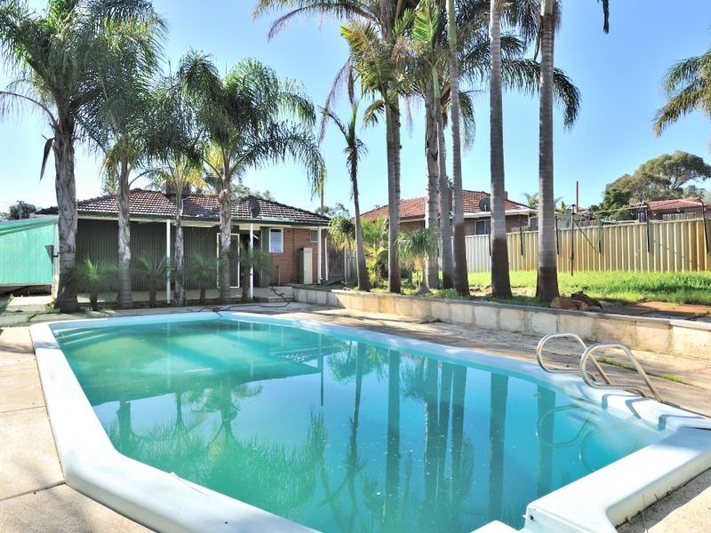 4 Clark Way, Orelia WA 6167