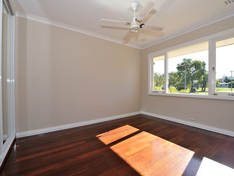 4 Clark Way, Orelia WA 6167