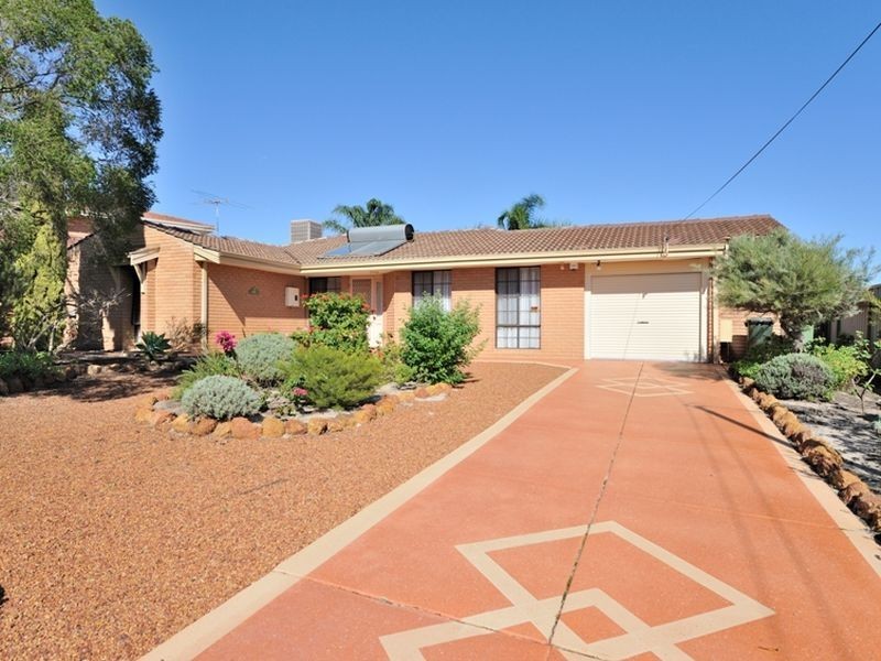 14 Falcon Court, High Wycombe WA 6057