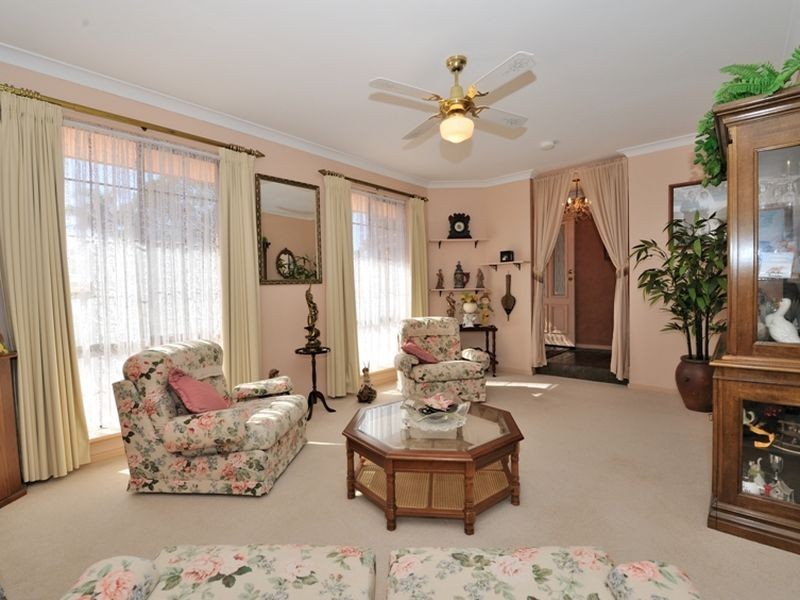 14 Falcon Court, High Wycombe WA 6057