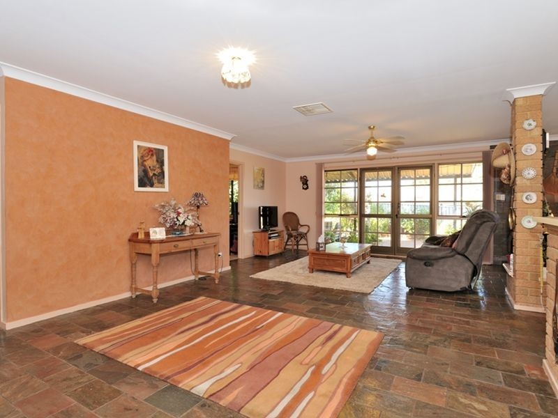 14 Falcon Court, High Wycombe WA 6057