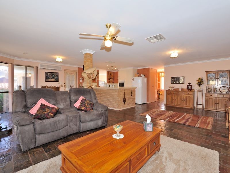 14 Falcon Court, High Wycombe WA 6057