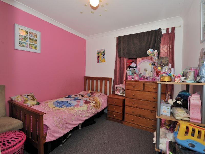 15 Camfield Loop, Parmelia WA 6167