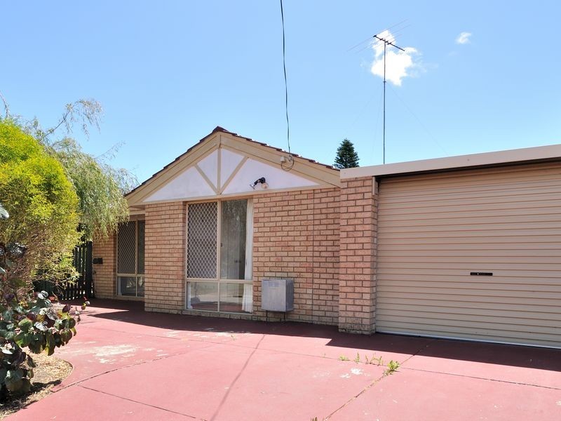 3 Cowlishaw Rise, Parmelia WA 6167