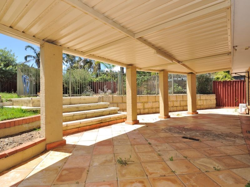 3 Cowlishaw Rise, Parmelia WA 6167