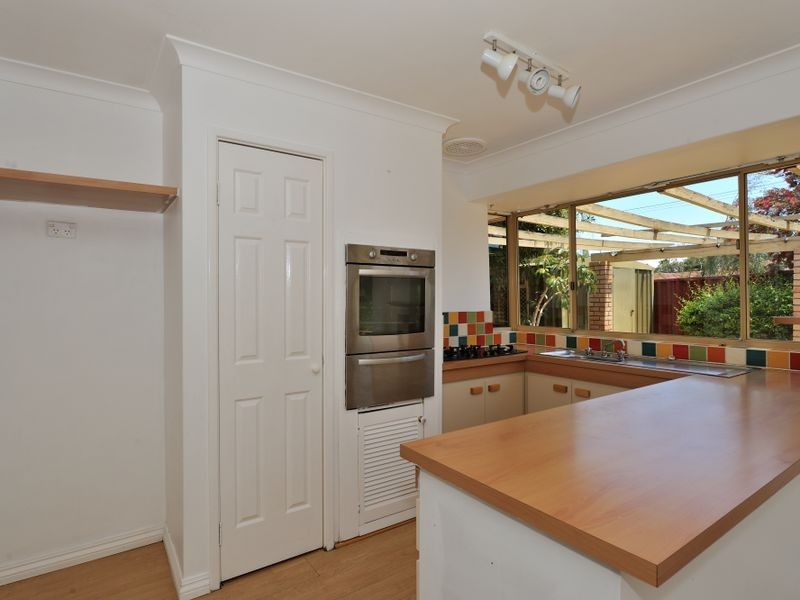 3 Cowlishaw Rise, Parmelia WA 6167