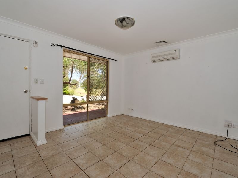 3 Cowlishaw Rise, Parmelia WA 6167
