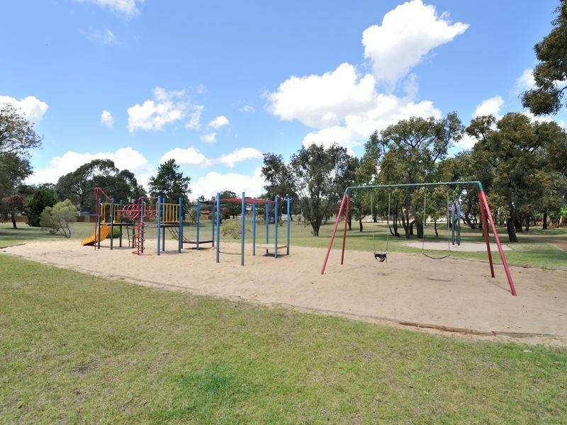 3 Cowlishaw Rise, Parmelia WA 6167