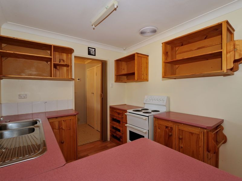 39 Madden Way, Parmelia WA 6167