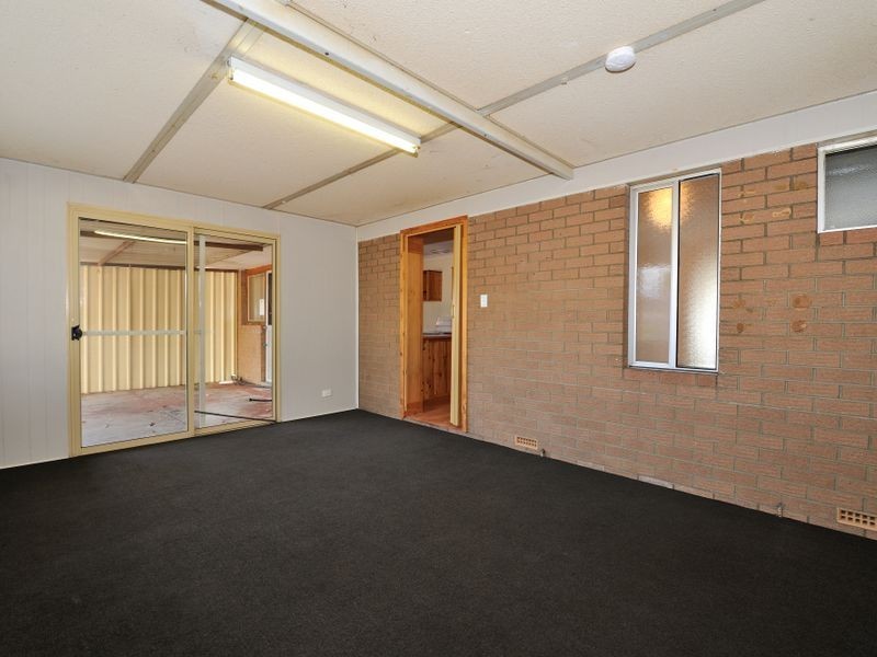 39 Madden Way, Parmelia WA 6167